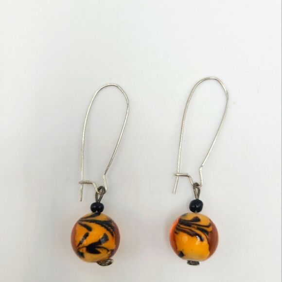 Blown glass earrings, orange and black, silvertone. - Picture 3 of 4